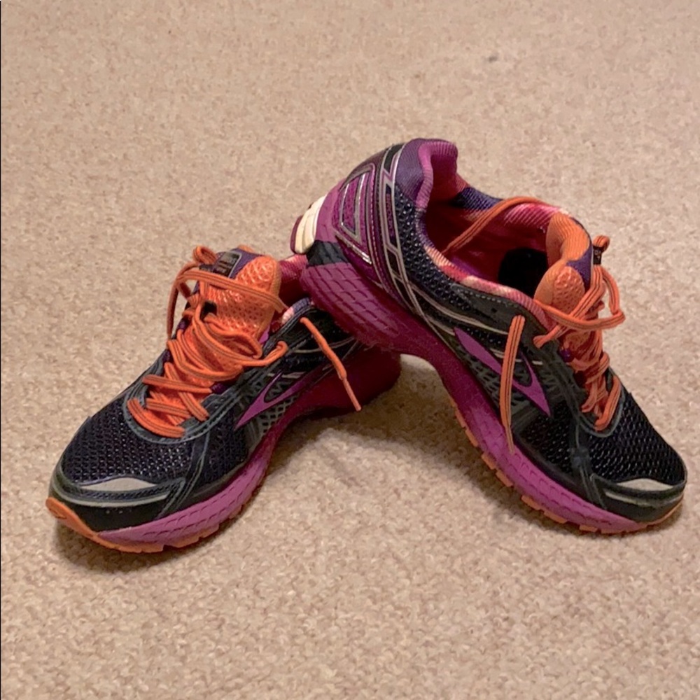 Brooks Adrenaline GTS 15 sneakers